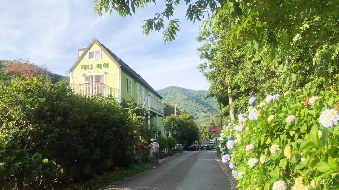 Geoje Cablecar Pension Exterior foto